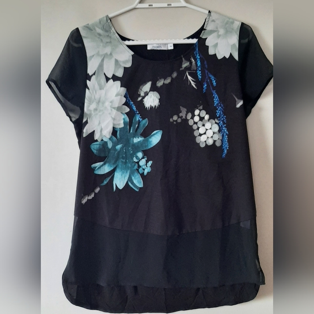 Rickis Top ~ Med